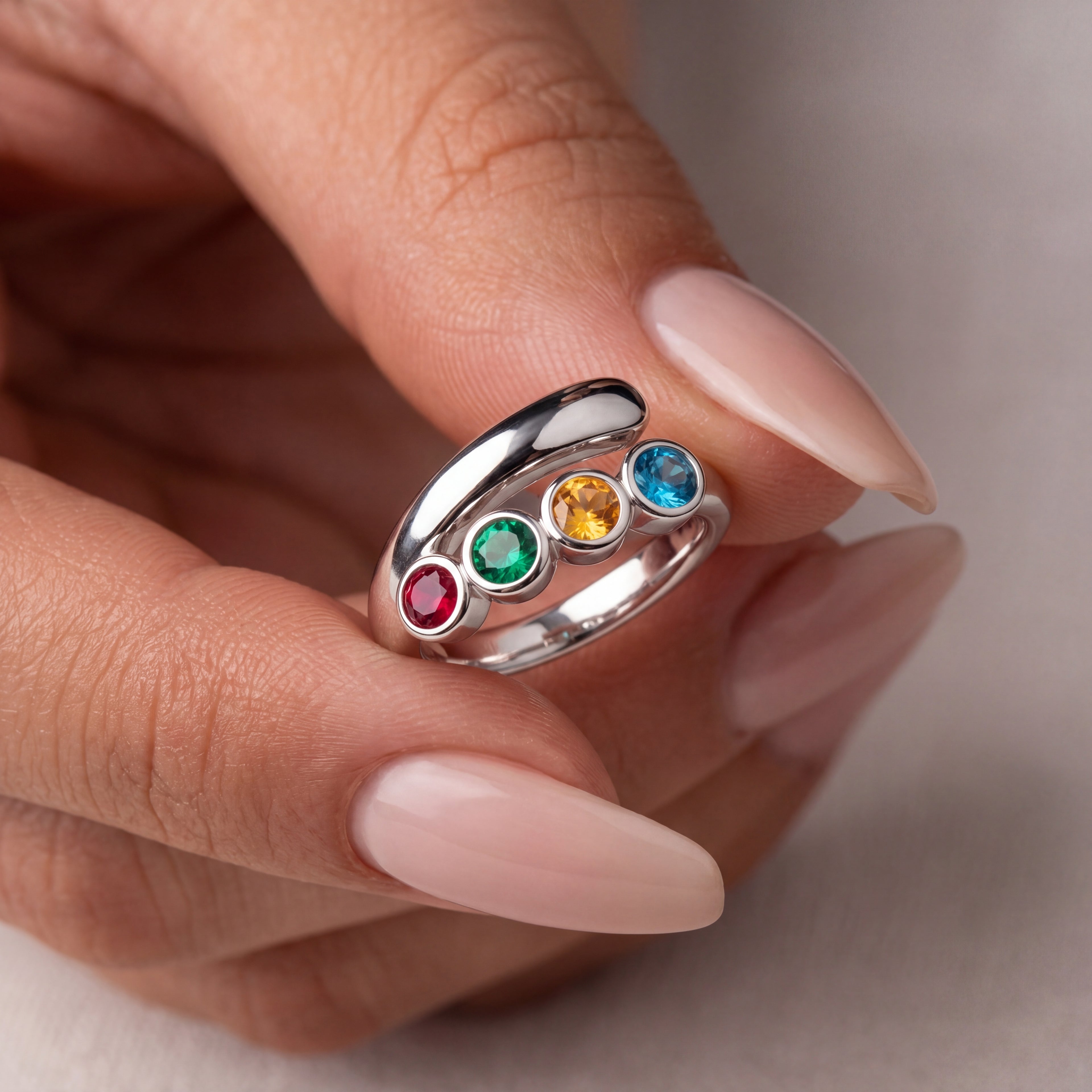 Anillo ajustable de piedra natal "Lyra"