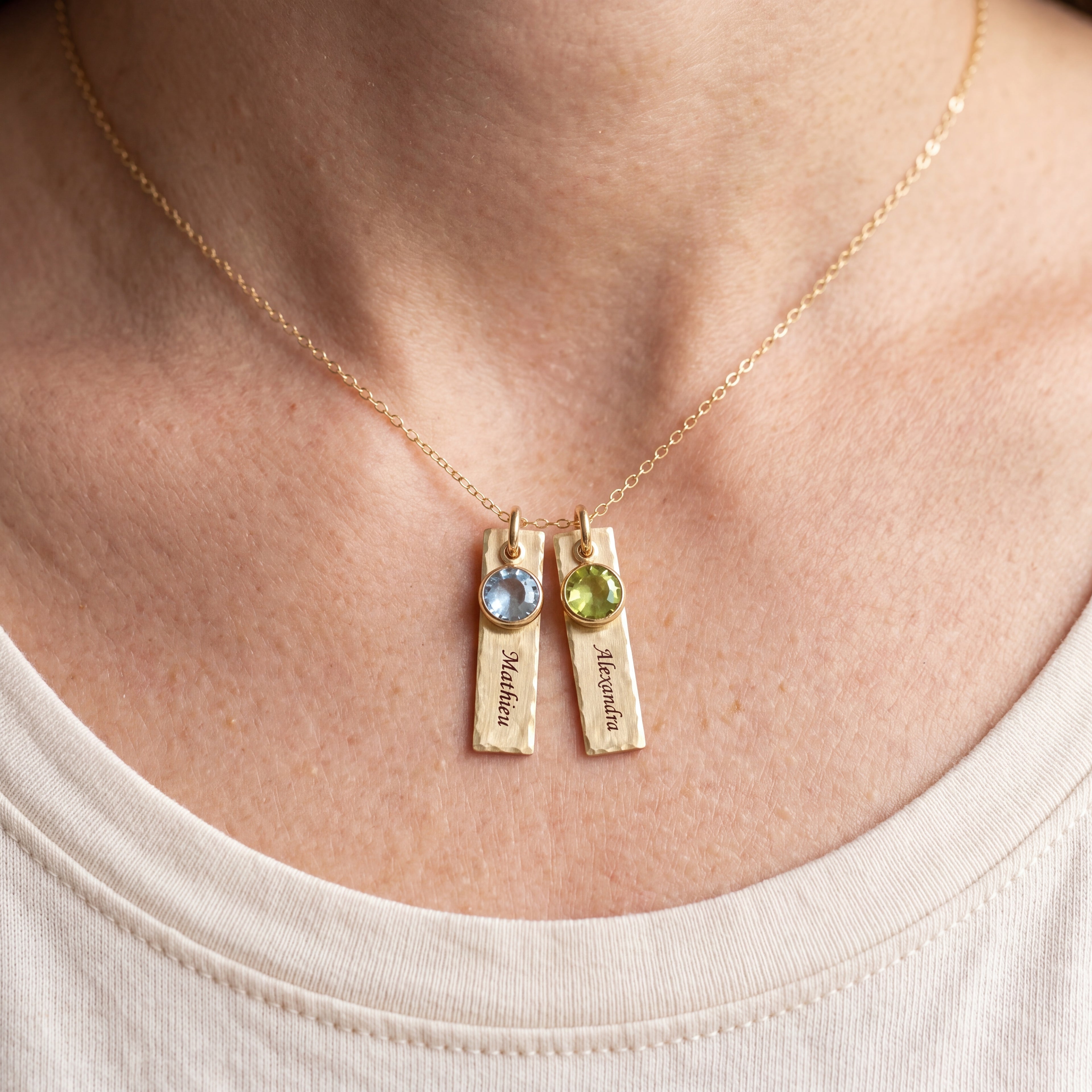 Collar de piedra de nacimiento "Celeste"