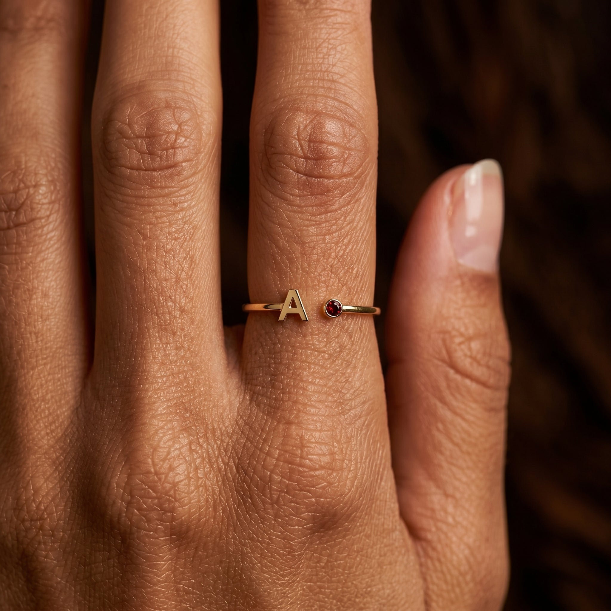 Anillo Ajustable con Piedra de Nacimiento Inicial "Tove"
