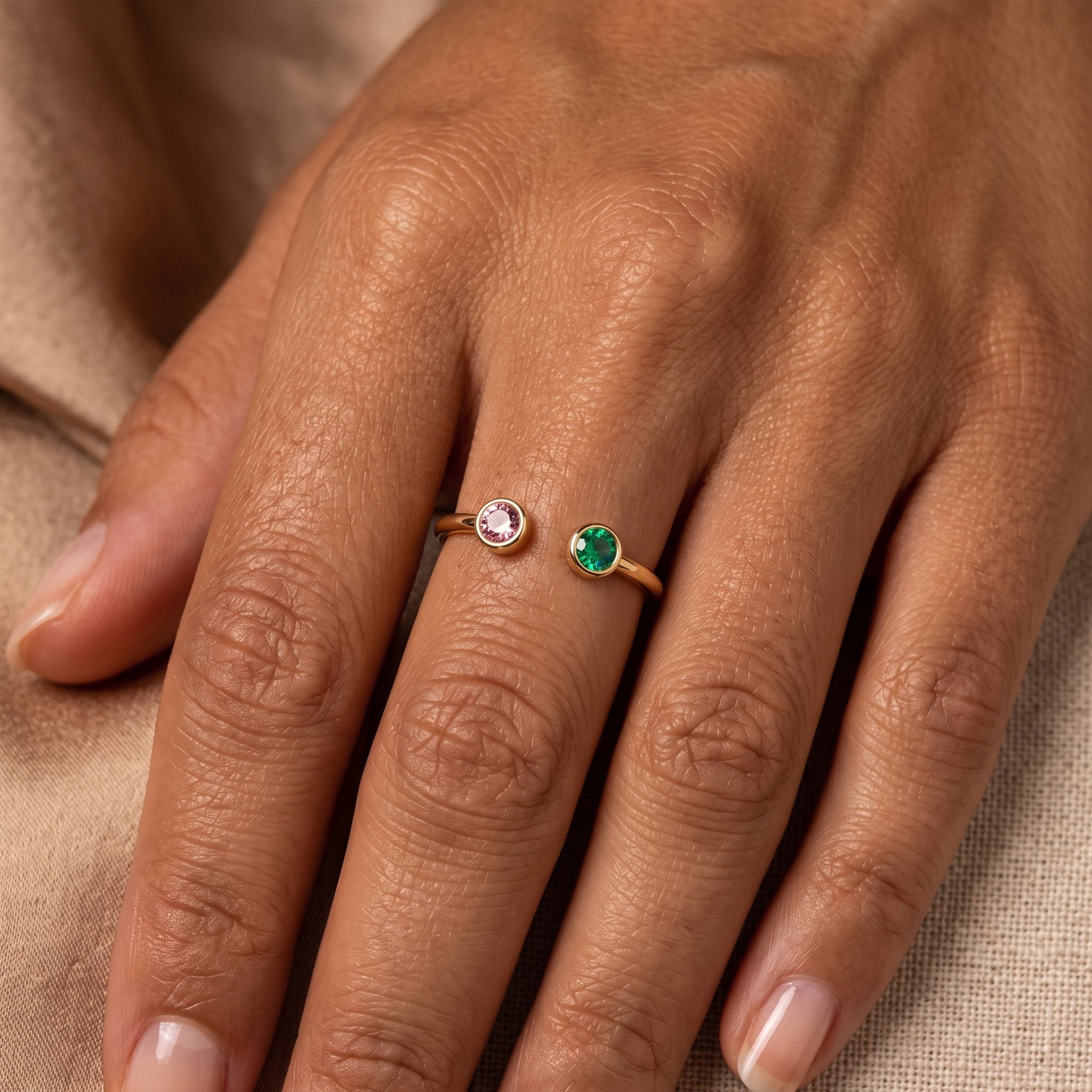 Anillo Ajustable con Piedra de Nacimiento "Cove"