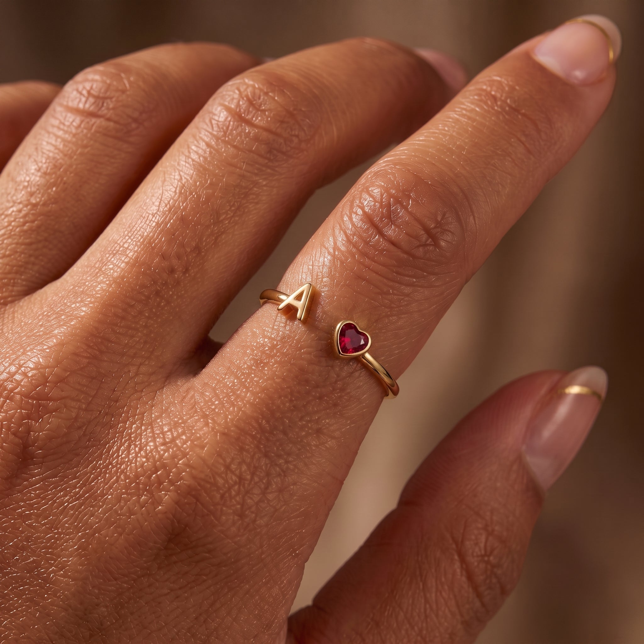 Anillo Ajustable de Piedra Natal Inicial "Cleo"