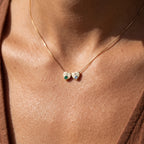 Collar con la inicial de la piedra de nacimiento "Lila"