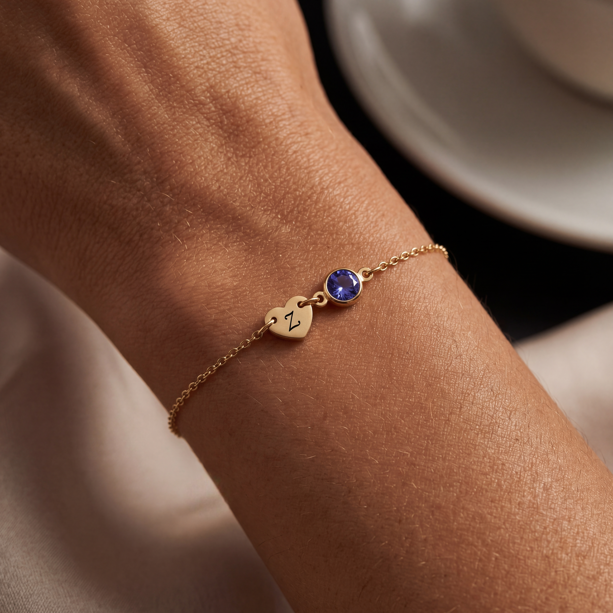 Pulsera de piedra natal "Mira"